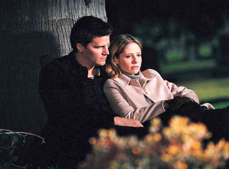 25 Behind-The-Scenes Detalii despre casting-ul lui Buffy Vampire Slayer